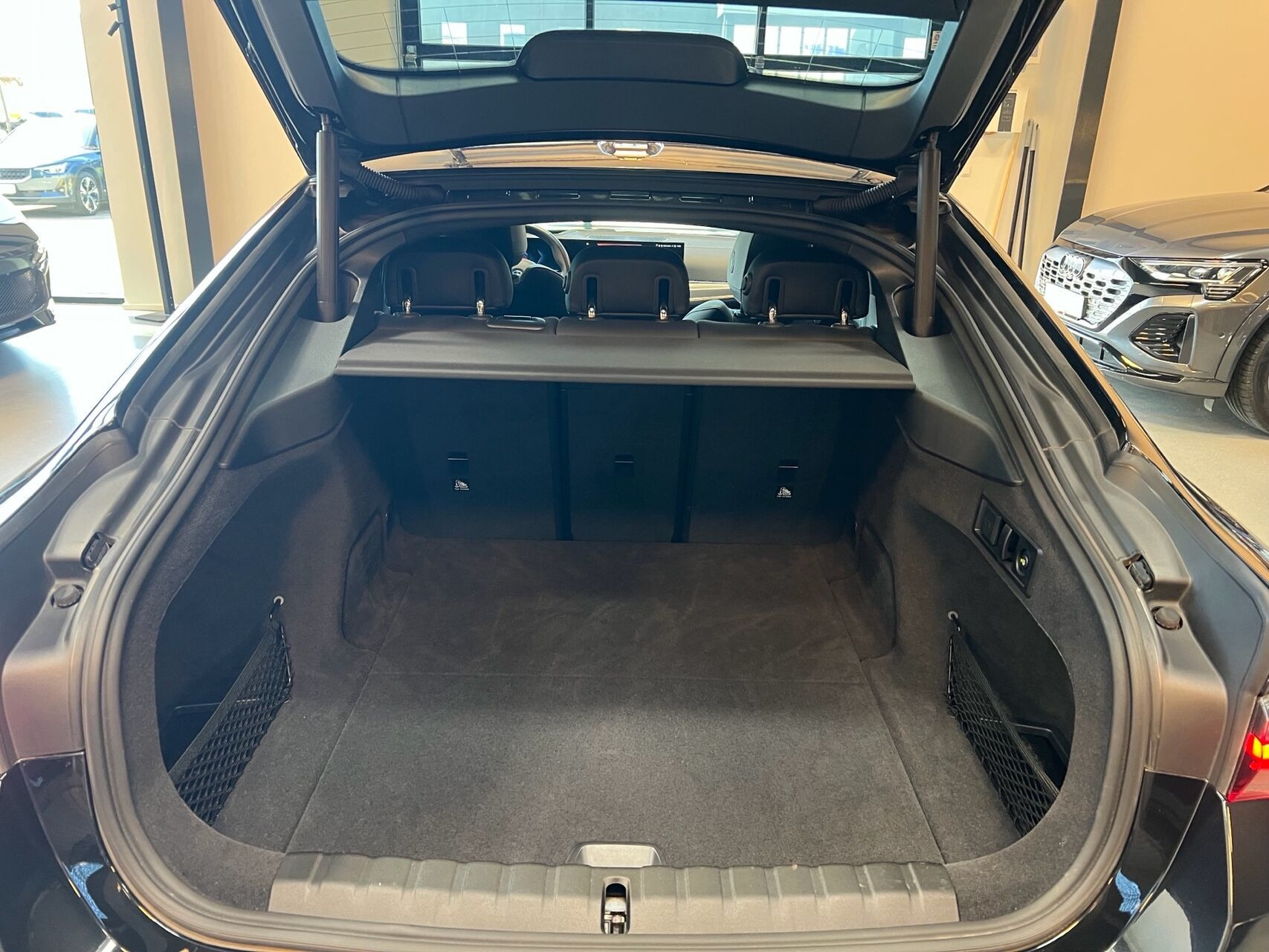 Sort BMW i4 fra 2023