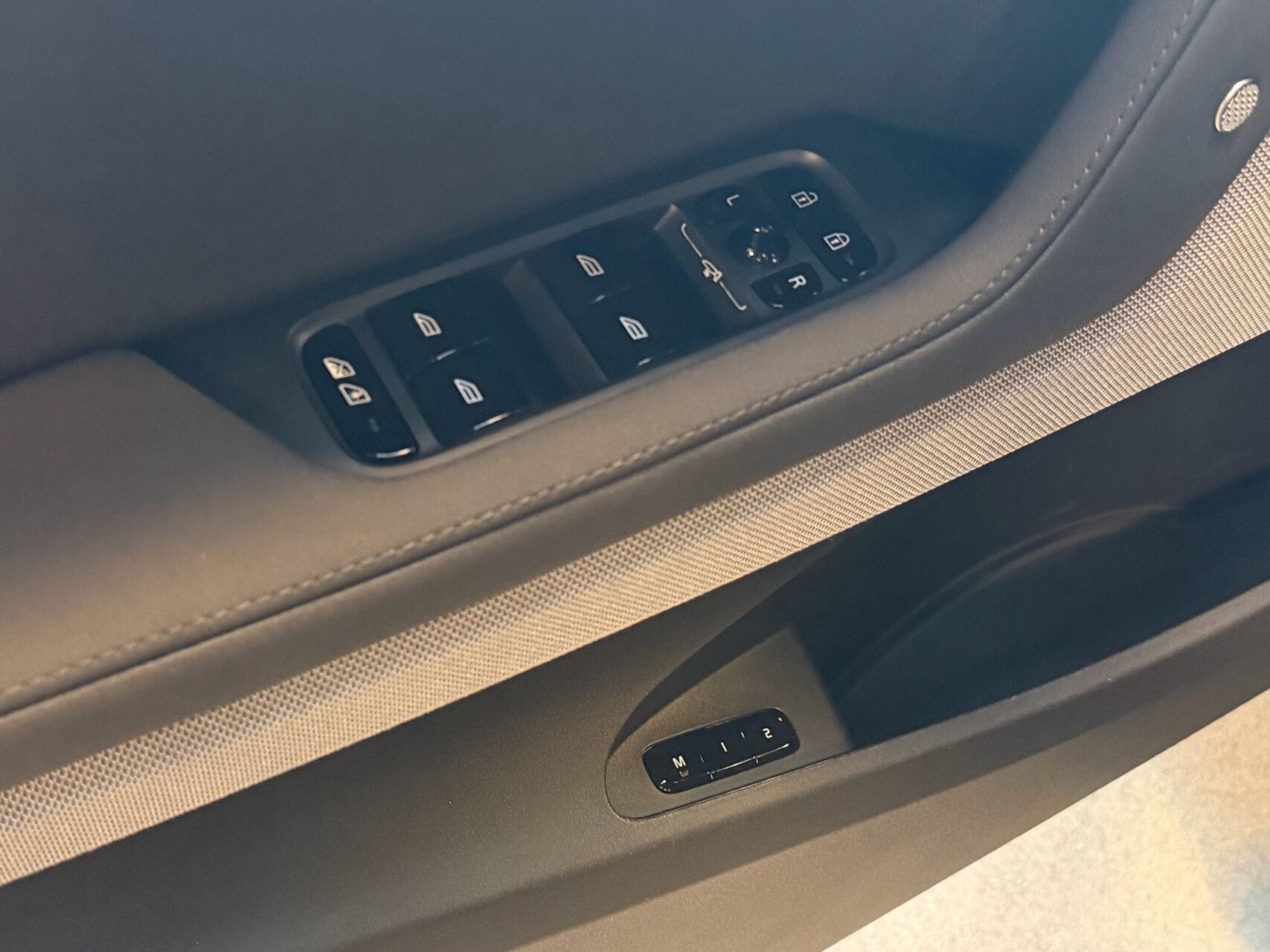 Sort Polestar 2 fra 2023