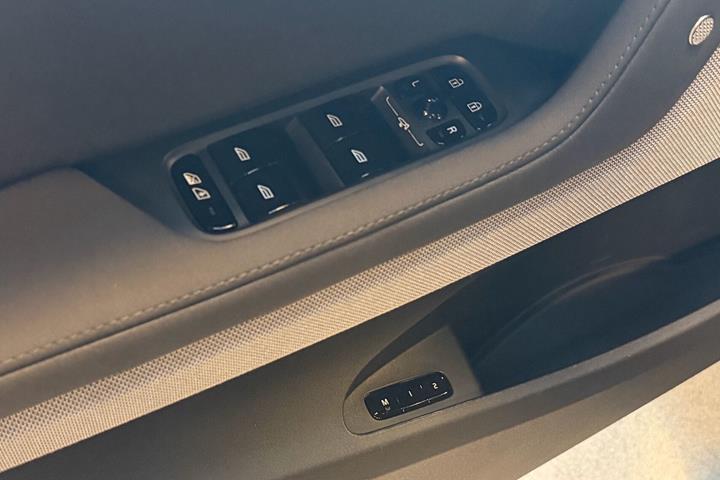 Sort Polestar 2 fra 2023