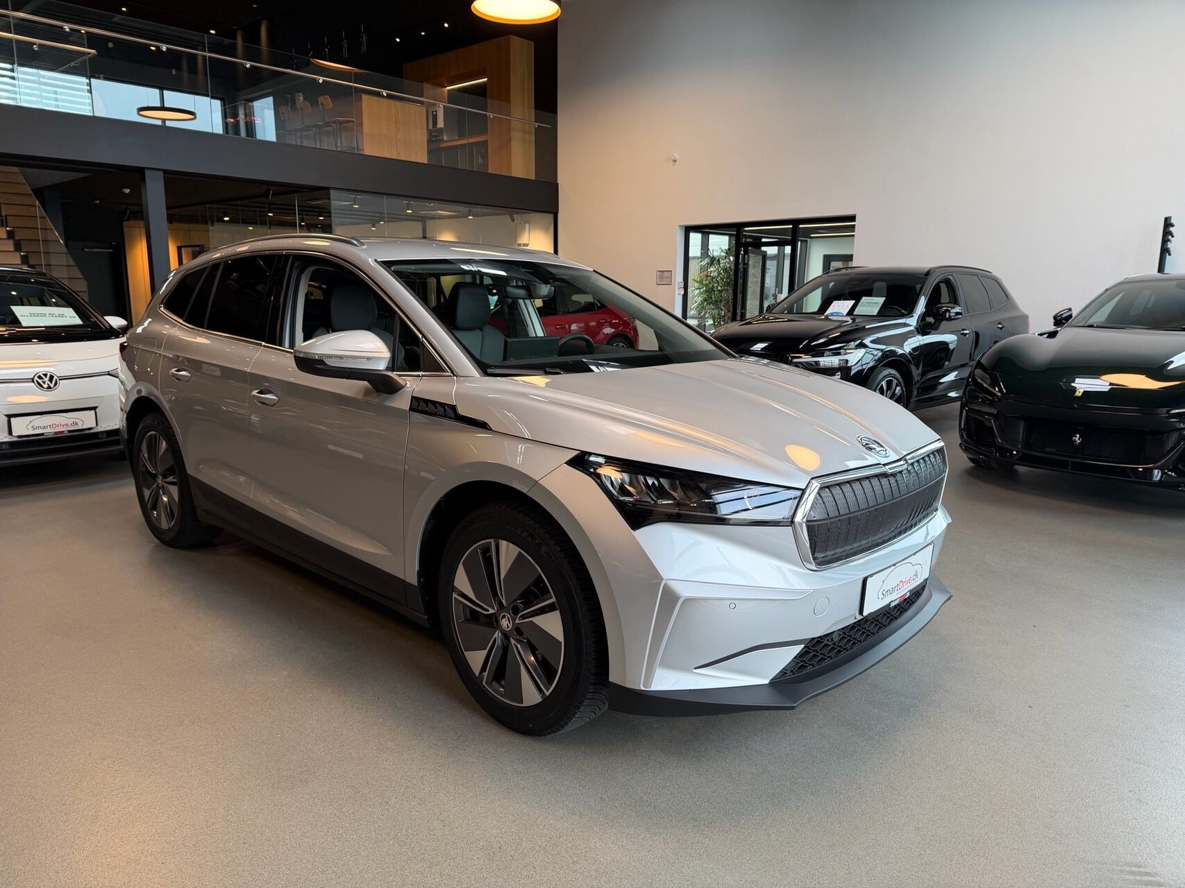 Grå Skoda Enyaq fra 2025