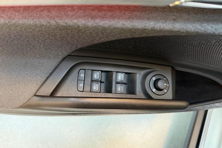 Grå Skoda Enyaq fra 2025