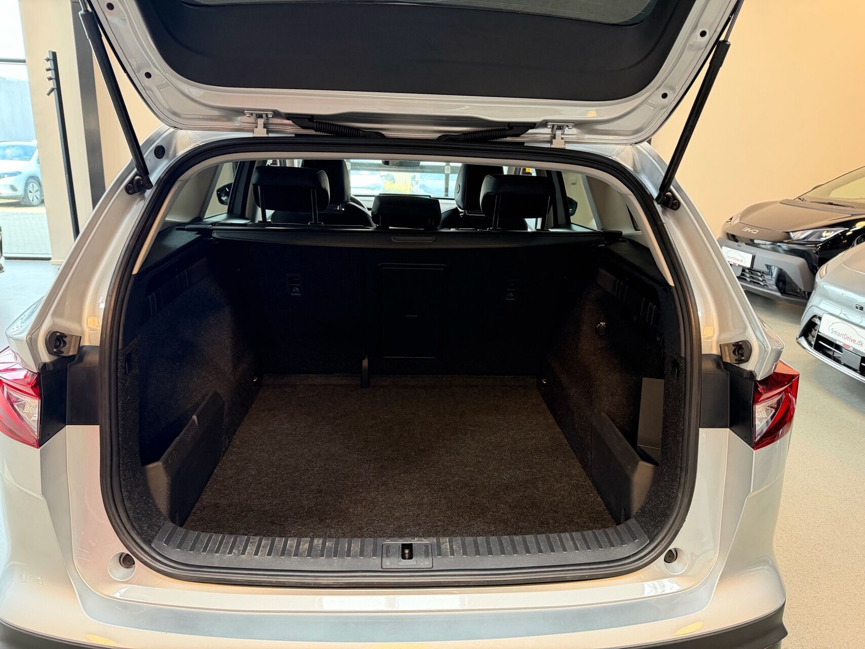 Grå Skoda Enyaq fra 2025