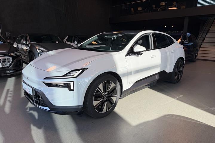 Hvid Polestar 4 fra 2026
