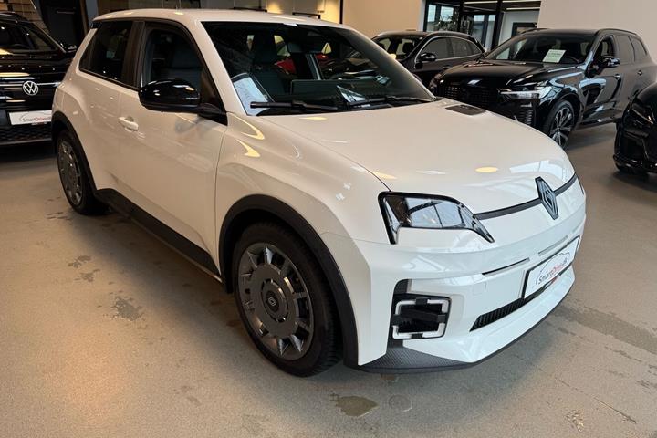 Hvid Renault 5 fra 2025