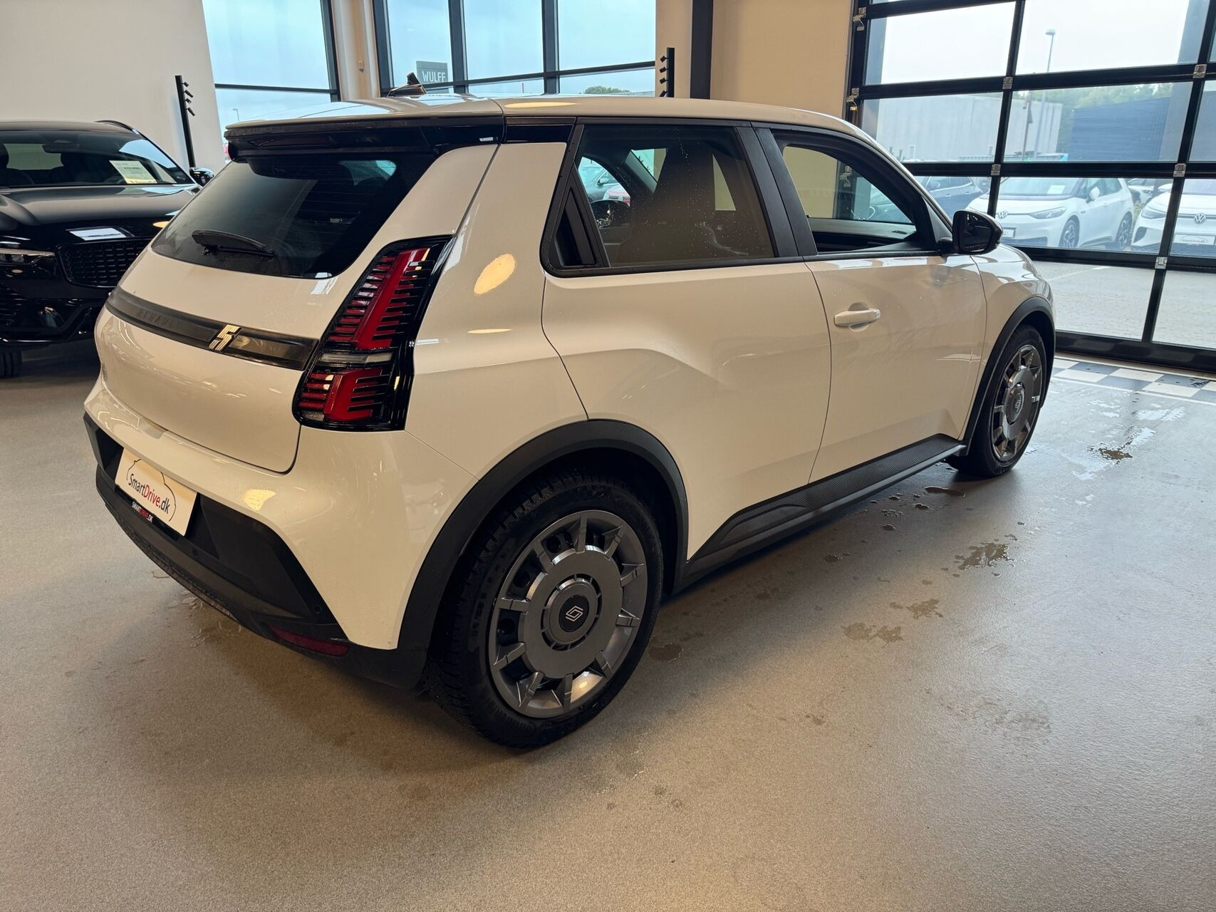 Hvid Renault 5 fra 2026
