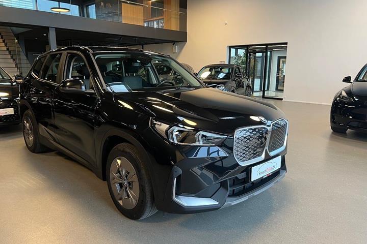 Sort BMW iX1 fra 2023
