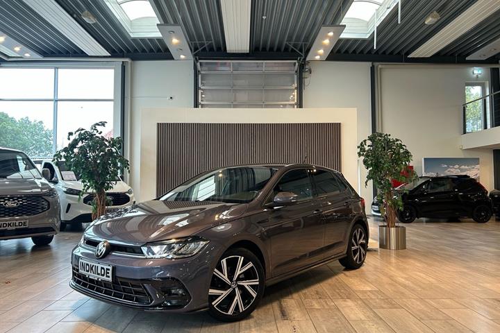 Grå VW Polo fra 2022