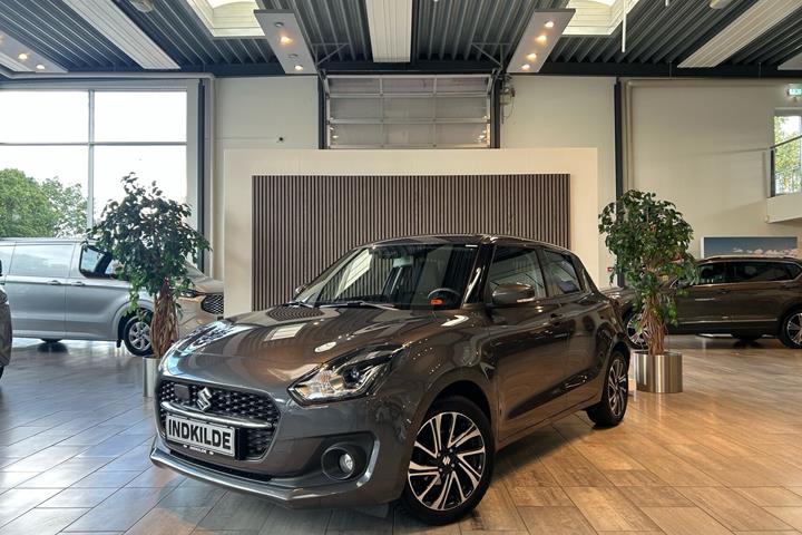 Grå Suzuki Swift fra 2022