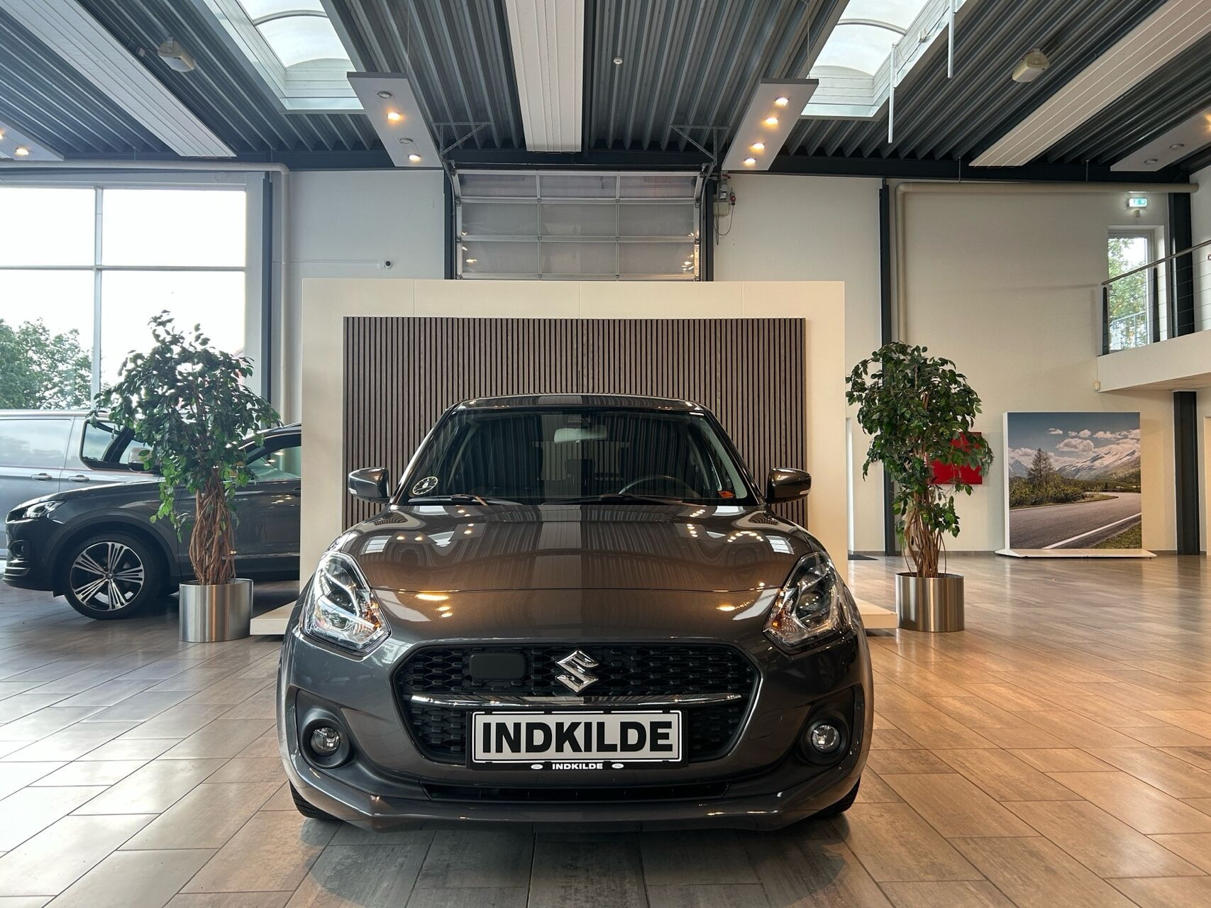 Grå Suzuki Swift fra 2022