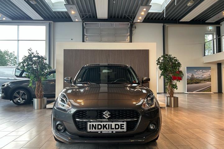 Grå Suzuki Swift fra 2022