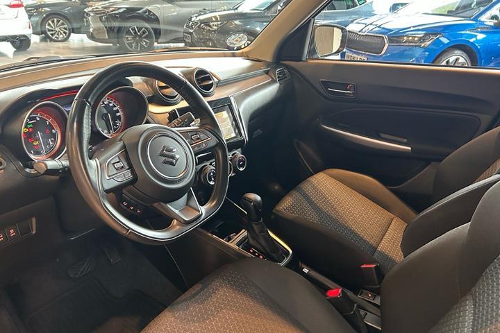 Grå Suzuki Swift fra 2022