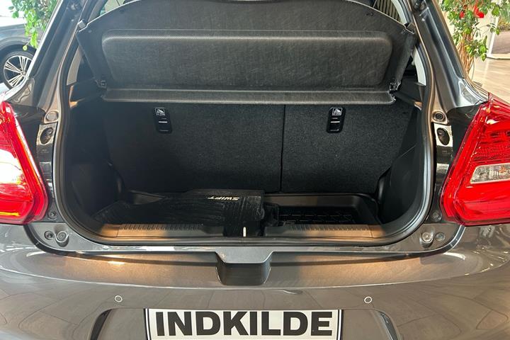Grå Suzuki Swift fra 2022