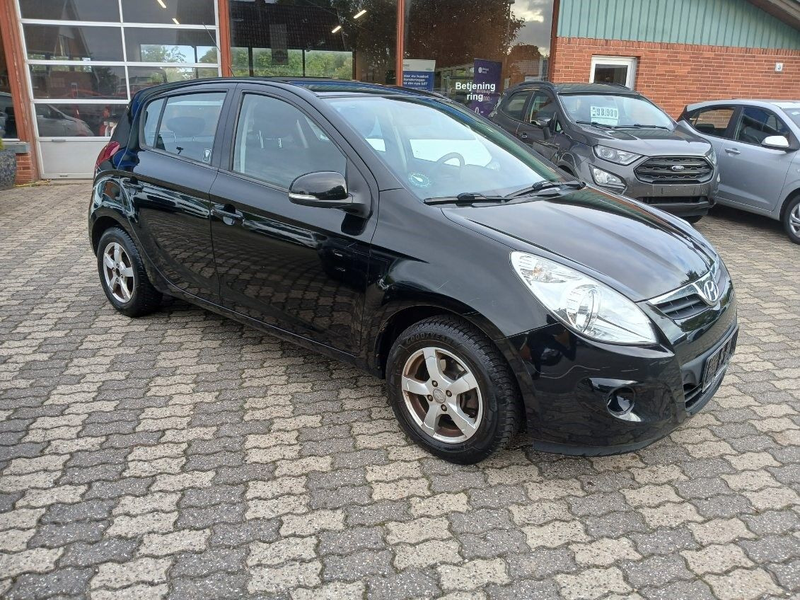 Sort Hyundai i20 fra 2012