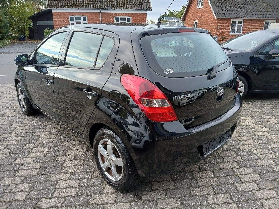Sort Hyundai i20 fra 2012