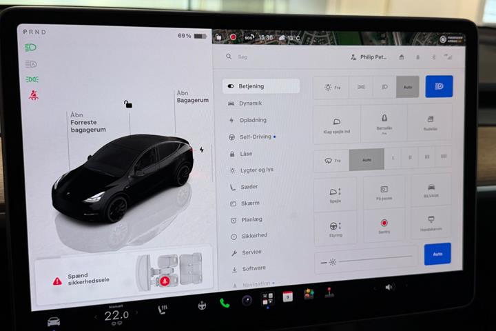 Sort Tesla Model Y fra 2023