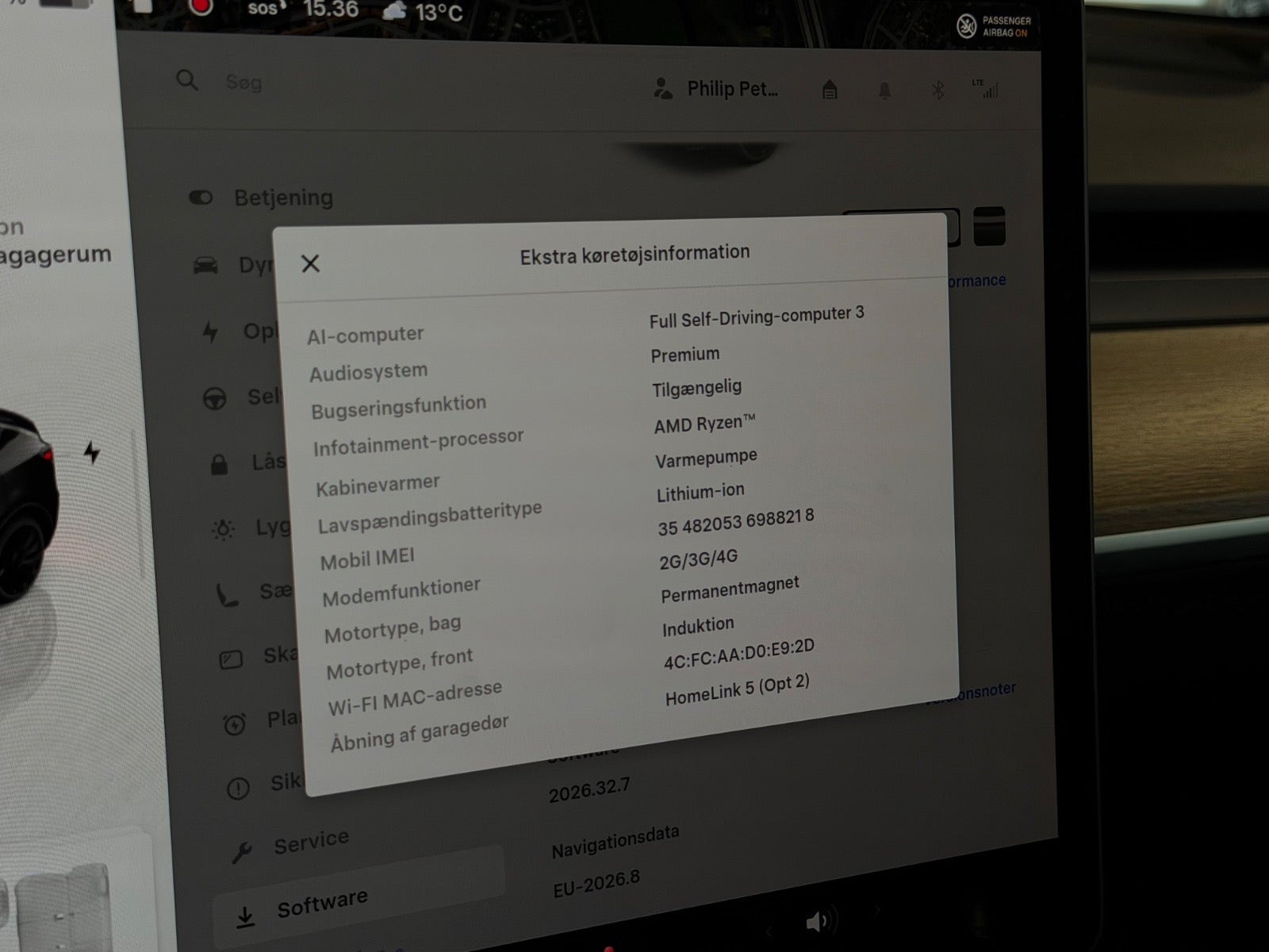 Sort Tesla Model Y fra 2023