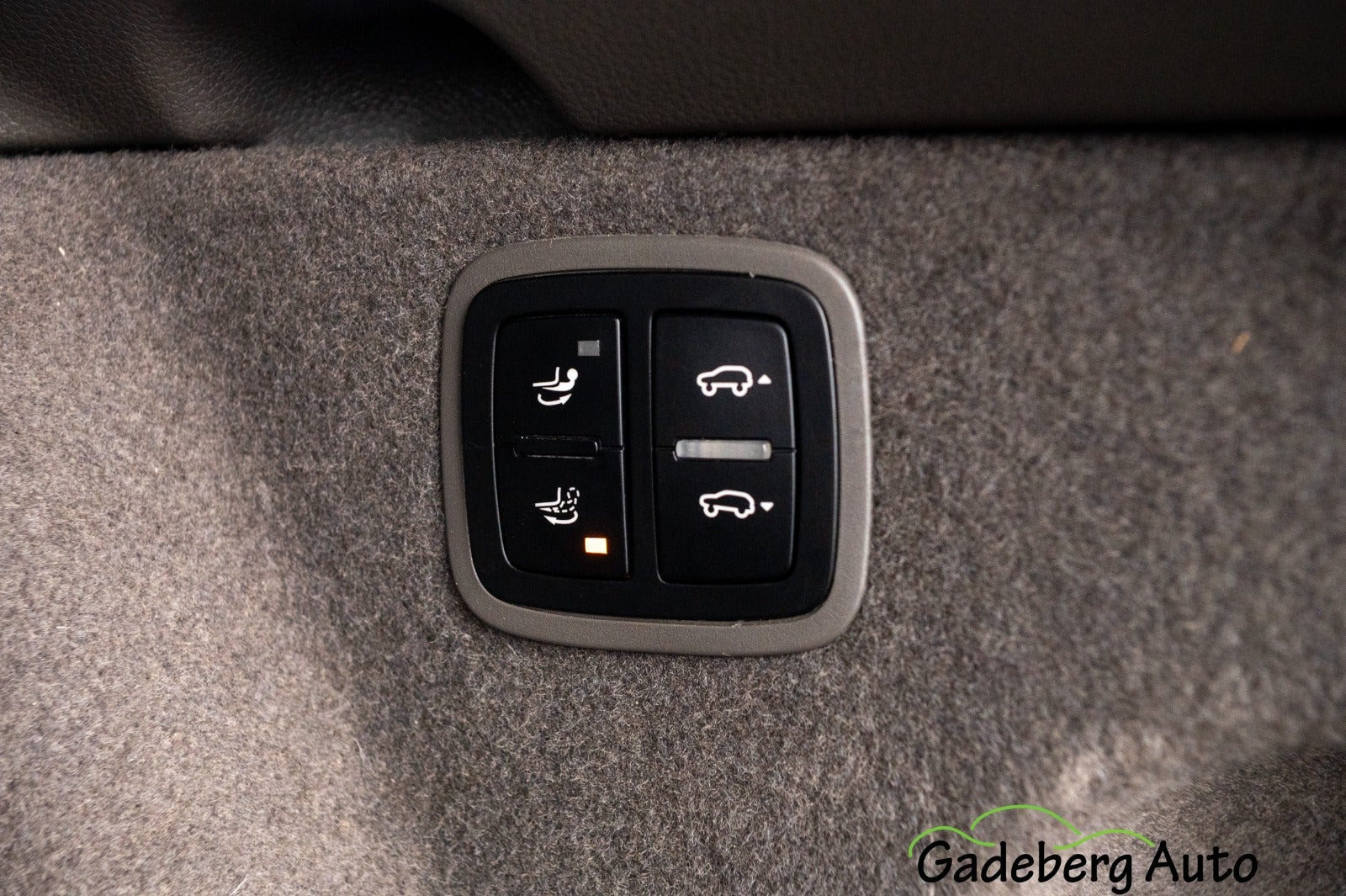 Sort Porsche Macan Turbo fra 2015