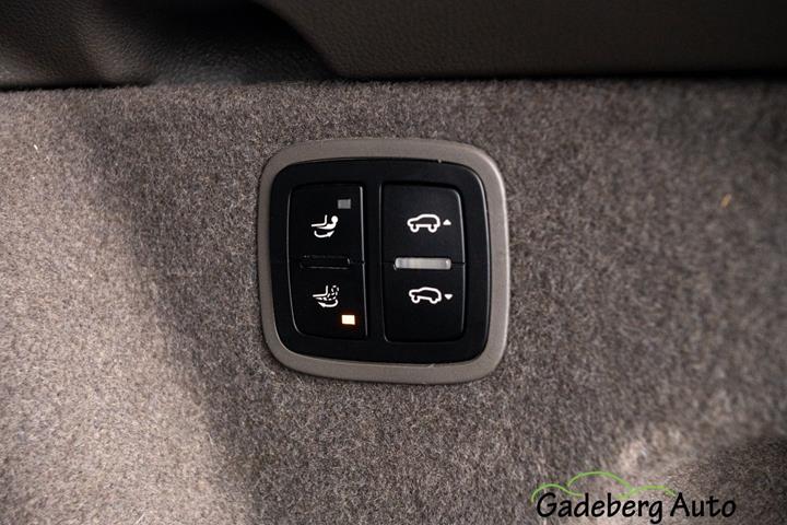 Sort Porsche Macan Turbo fra 2015
