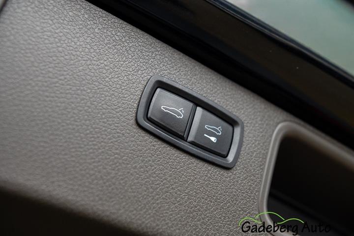 Sort Porsche Macan Turbo fra 2015