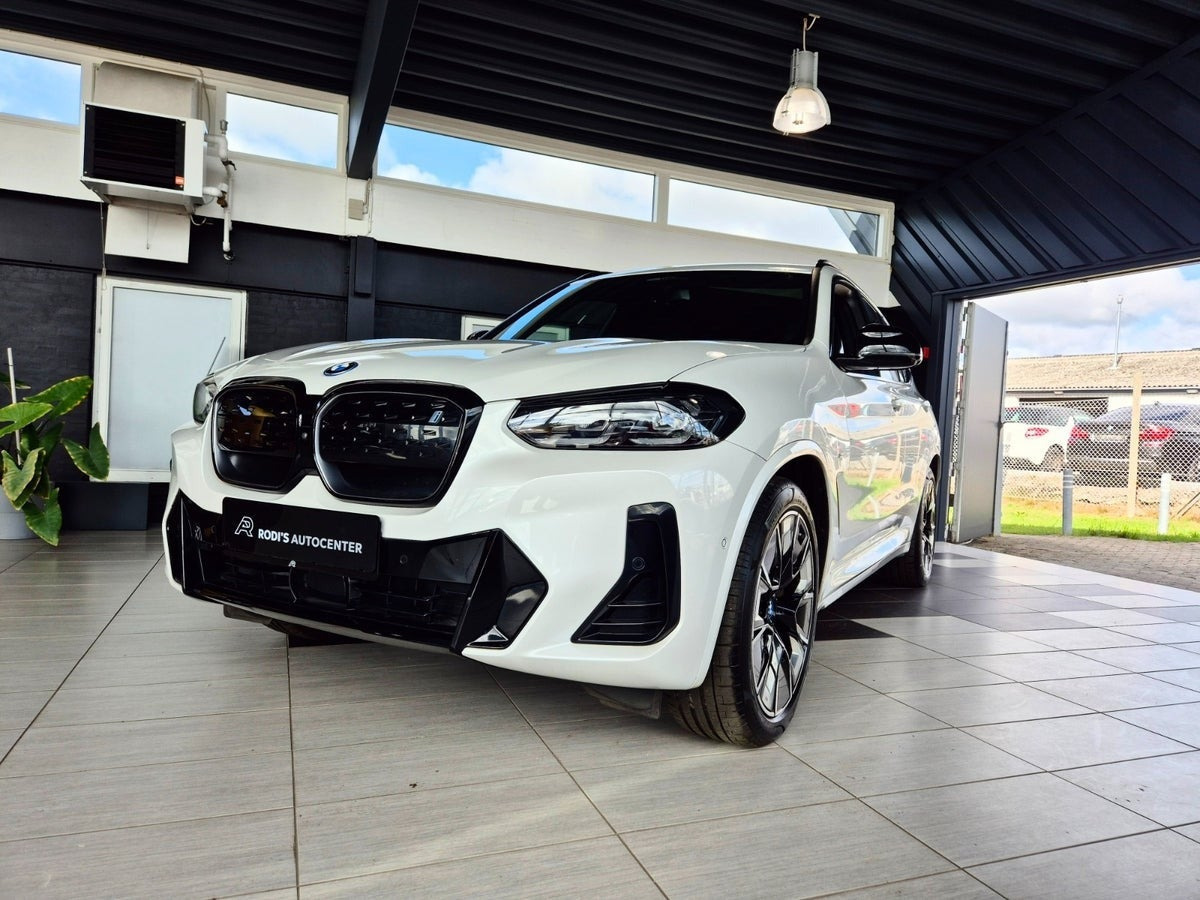 BMW iX3 Charged Plus M-Sport