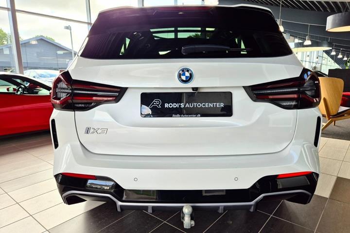 Hvid BMW iX3 fra 2022