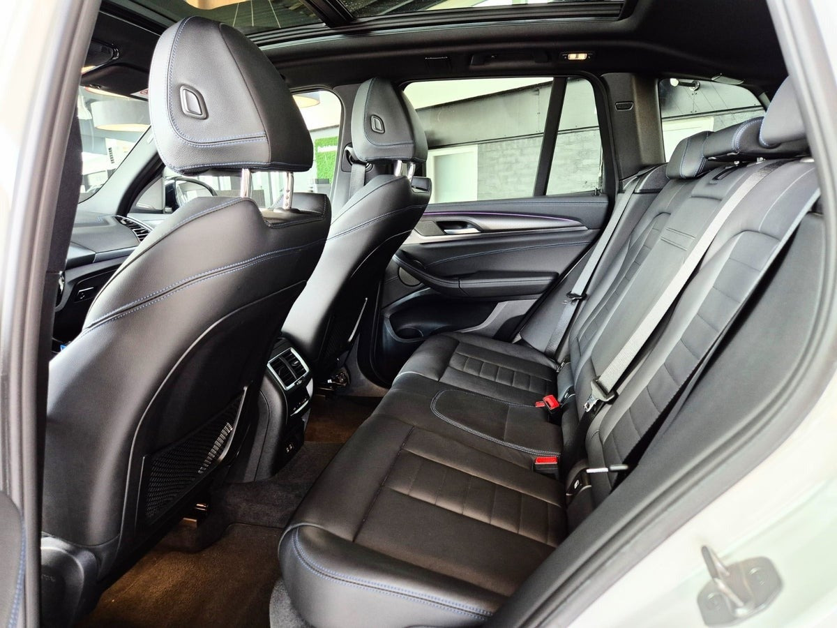 Hvid BMW iX3 fra 2022