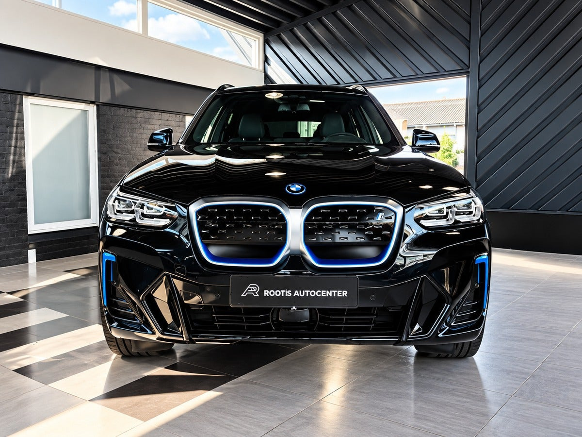 Sort BMW iX3 fra 2023