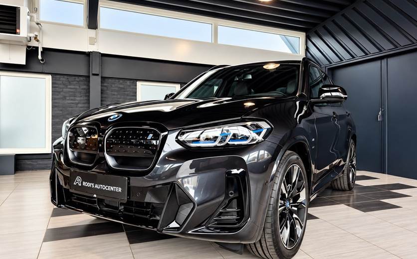 BMW iX3 Charged Plus M-Sport