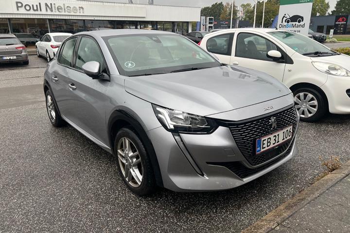 Grøn Peugeot e-208 fra 2020