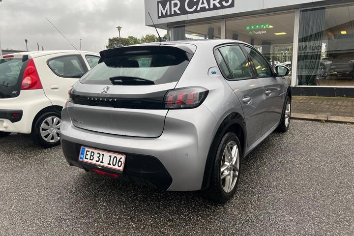 Grøn Peugeot e-208 fra 2020