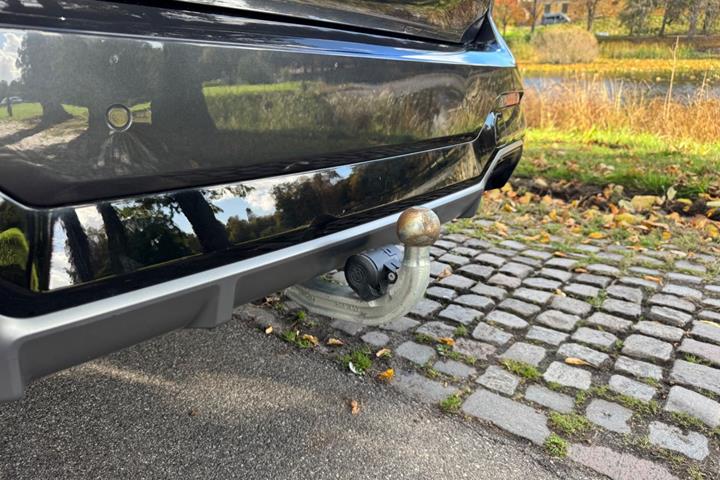 Grå BMW iX3 fra 2023