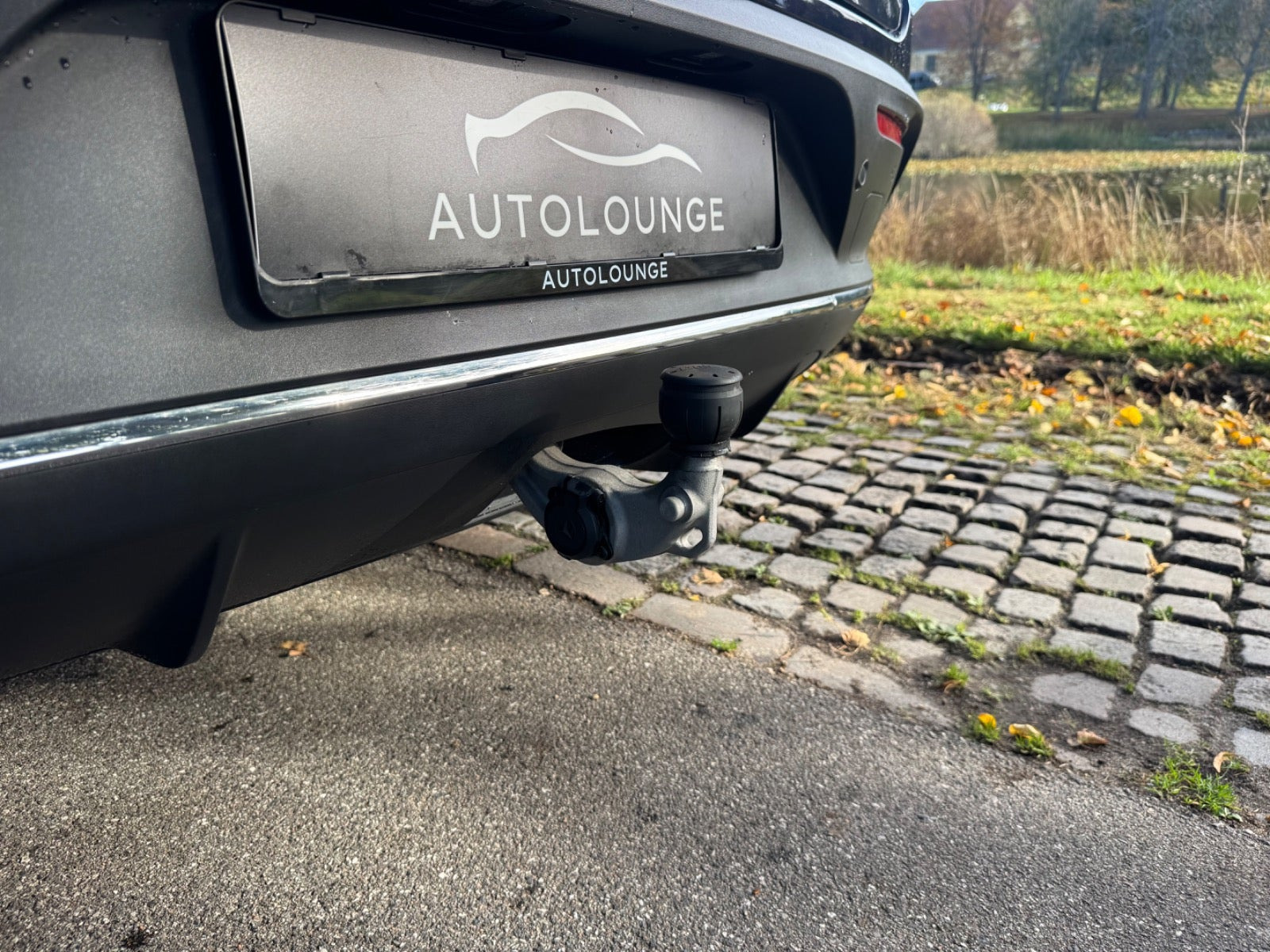 Blå Mercedes EQC400 fra 2022
