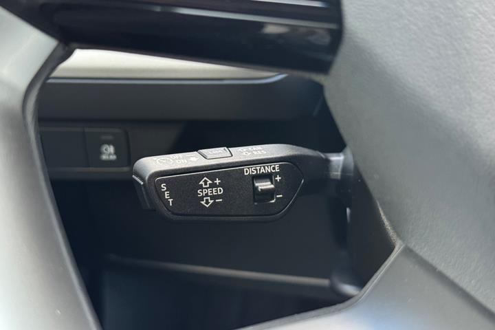 Hvid Audi Q4 e-tron fra 2023