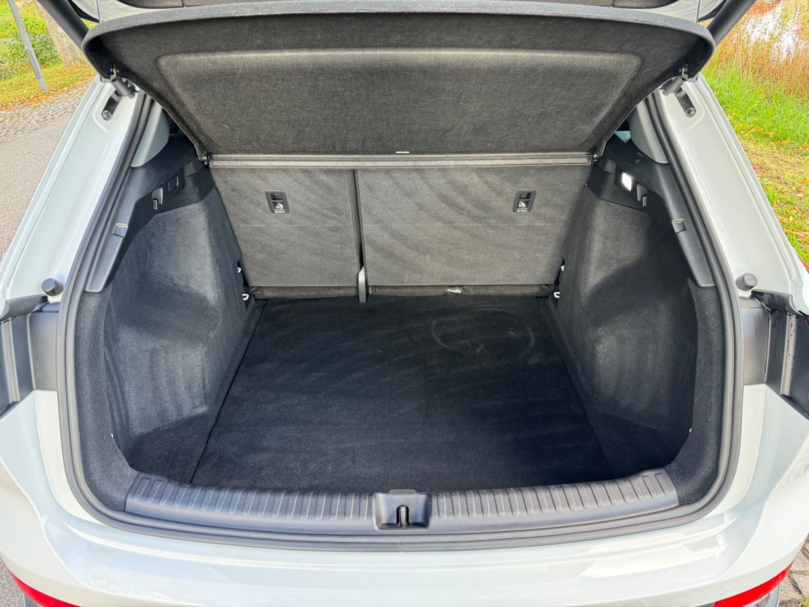 Hvid Audi Q4 e-tron fra 2023