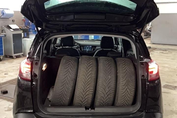 Sort Opel Crossland X fra 2021