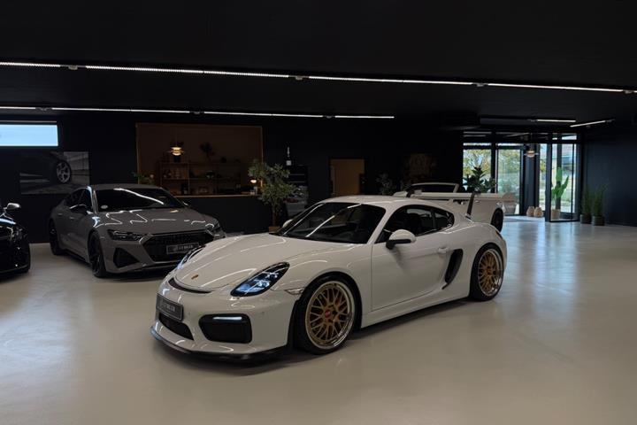 Gul Porsche Cayman S fra 2013