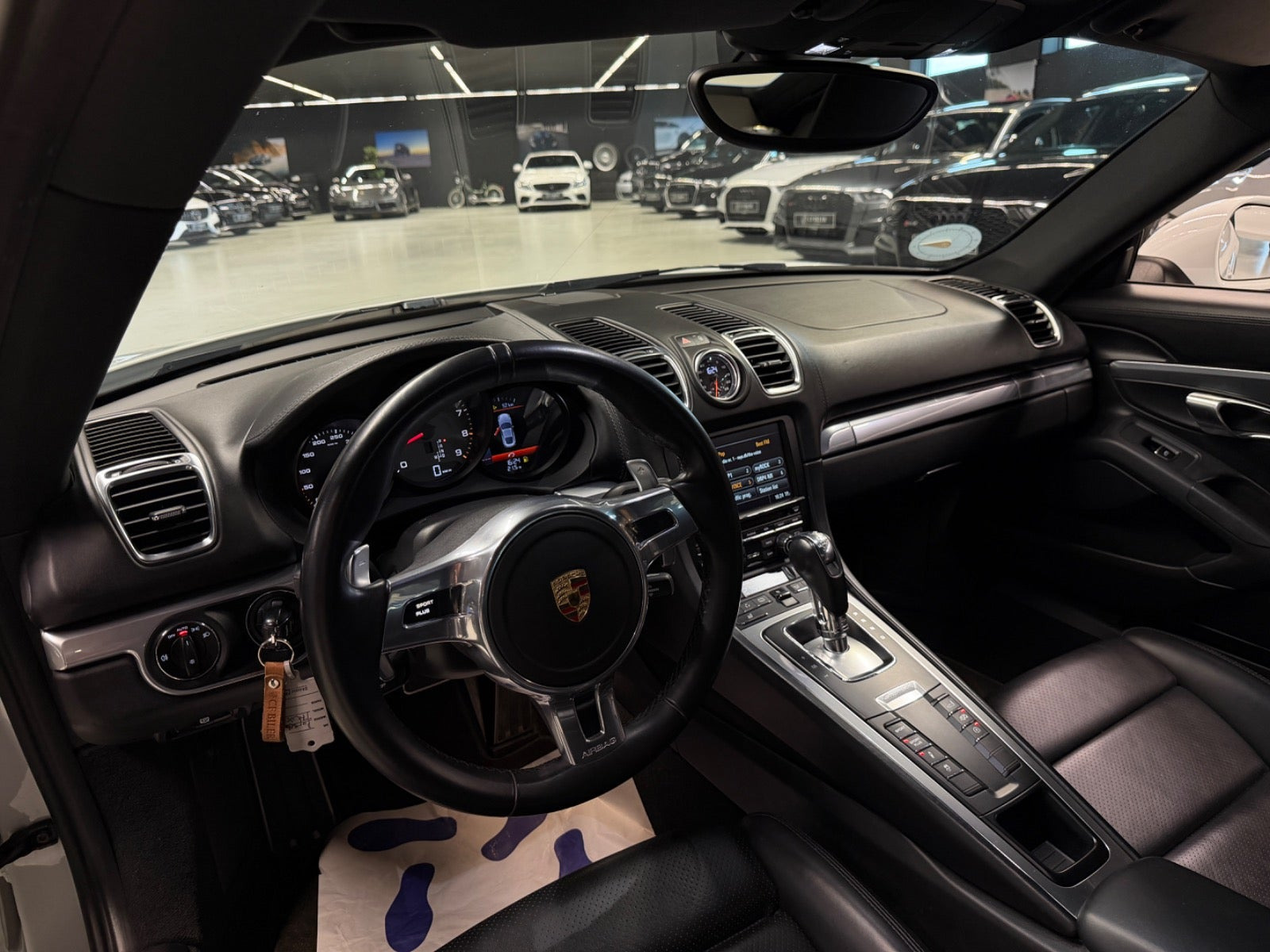 Gul Porsche Cayman S fra 2013