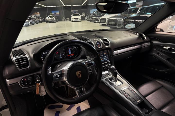 Gul Porsche Cayman S fra 2013