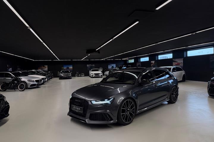 Grå Audi RS6 fra 2017