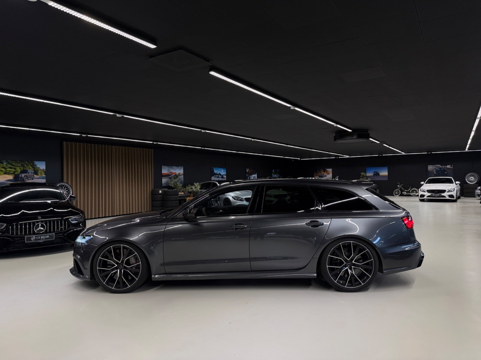 Grå Audi RS6 fra 2017