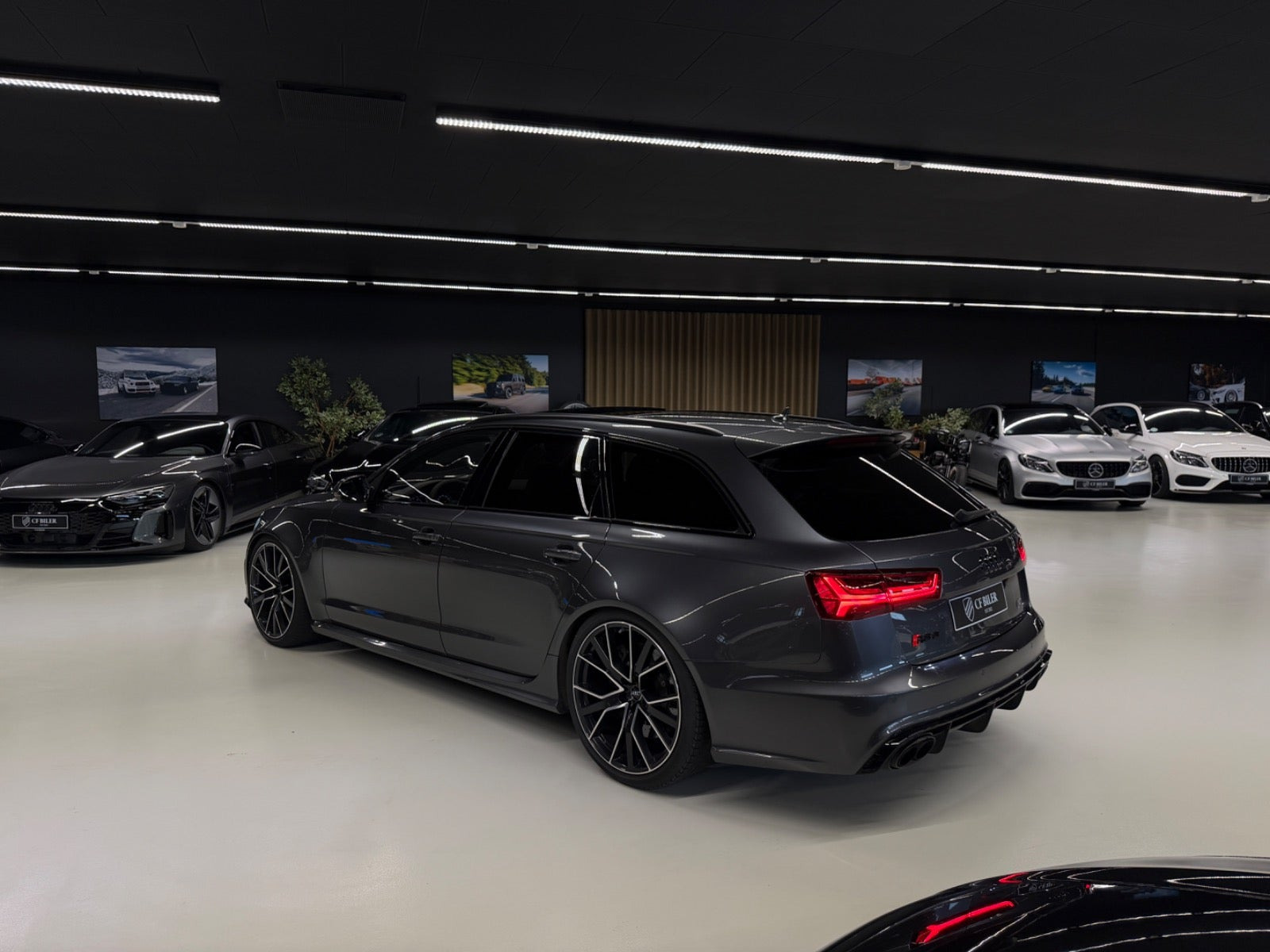 Grå Audi RS6 fra 2017