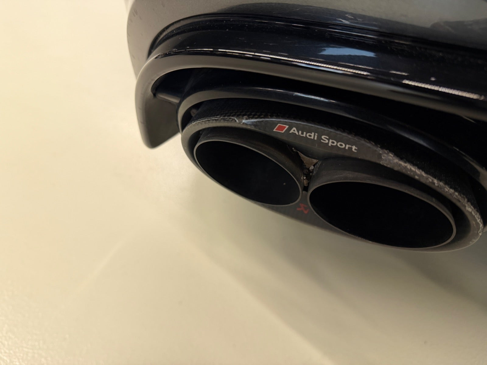 Grå Audi RS6 fra 2017