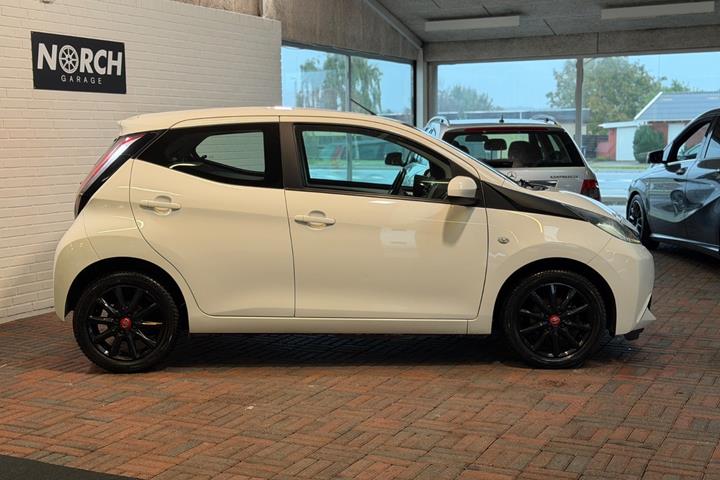 undefined Toyota Aygo fra 2015