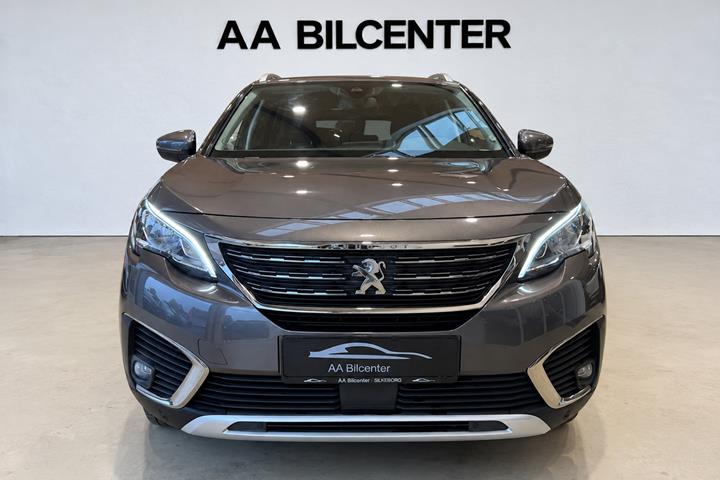 Grå Peugeot 5008 fra 2017