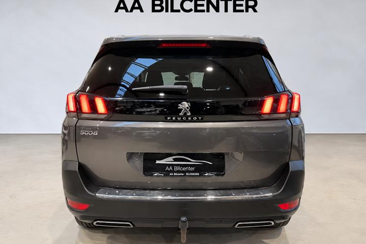 Grå Peugeot 5008 fra 2017