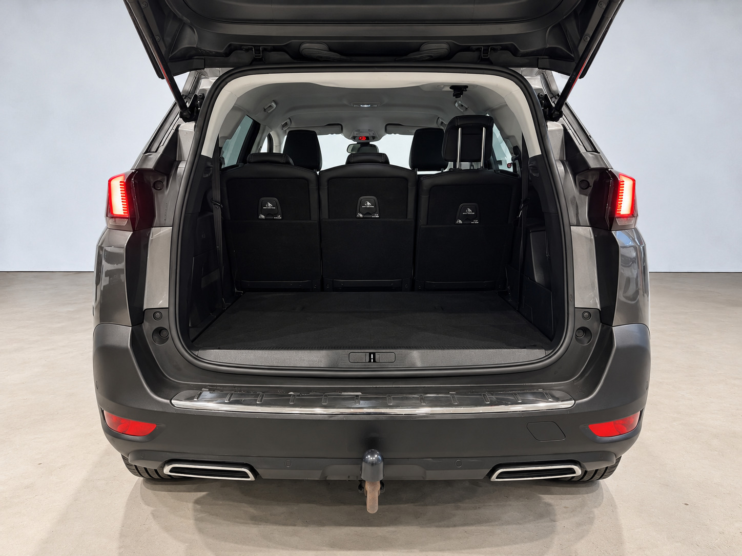 Grå Peugeot 5008 fra 2017