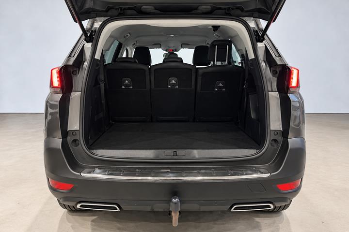 Grå Peugeot 5008 fra 2017