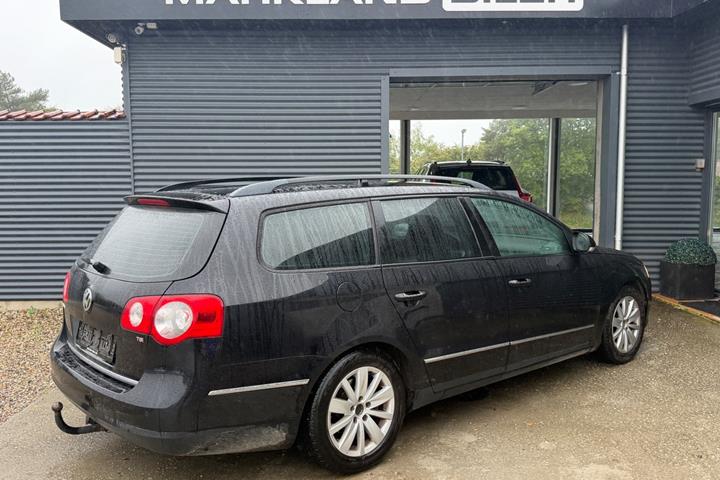 Sort VW Passat fra 2008