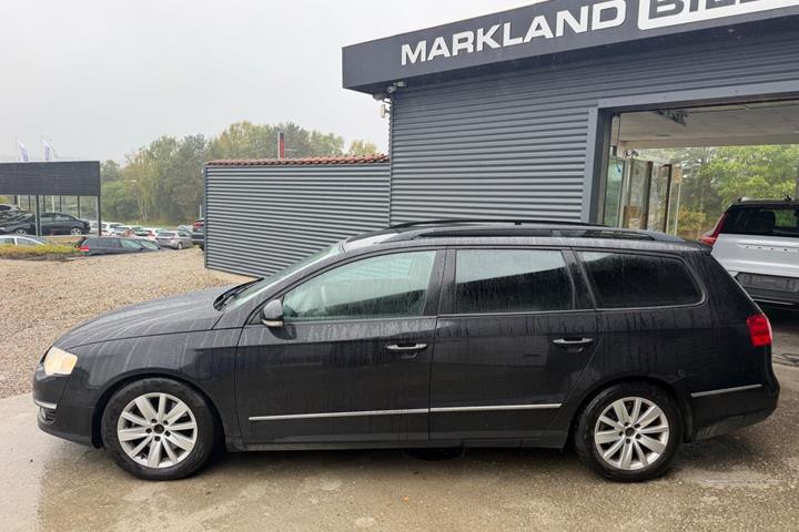 Sort VW Passat fra 2008