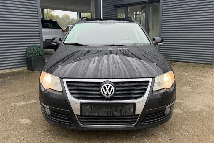 Sort VW Passat fra 2008